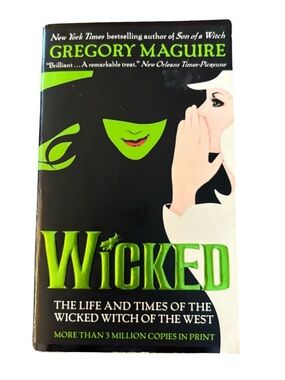 💚 Collecters Edition 1st Print Paperback - Wicked - Sprayed Green Edges - Novel